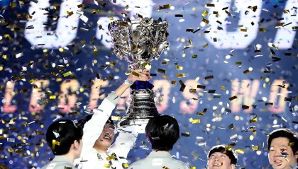 坦克世界》联动：火箭跳跃、闪电枪登陆血环地图