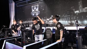 2025LPL春季赛常规赛收官日！最终季后赛席位争夺战今日打响！